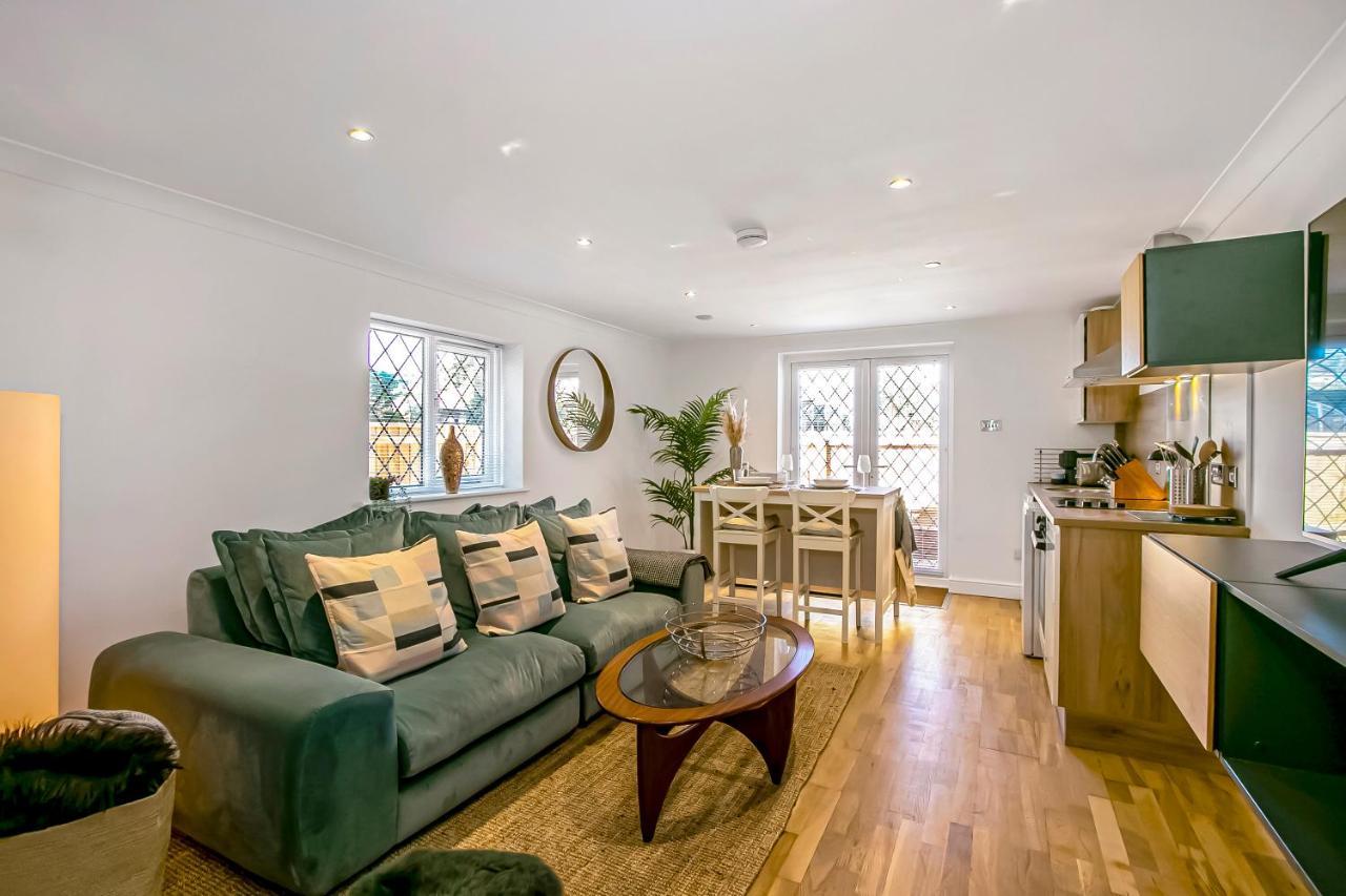 The Annex - Unparalleled Beach Front Luxury Accommodation - Private South West Facing Patio Area - Pet Friendly - Sky - Netflix - Super Fast Wi-Fi - Stones Throw To The Beach 伯恩茅斯 外观 照片